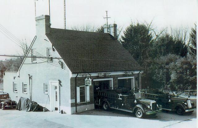 Old FS16, now Papa John's Pizza, University Blvd. West. From Wayne Powell collection